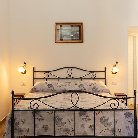 B&B Palazzo Sersale Napoli Exterior photo