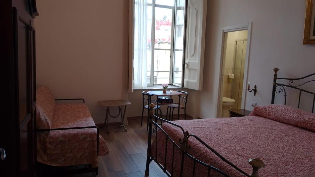 B&B Palazzo Sersale Napoli Exterior photo